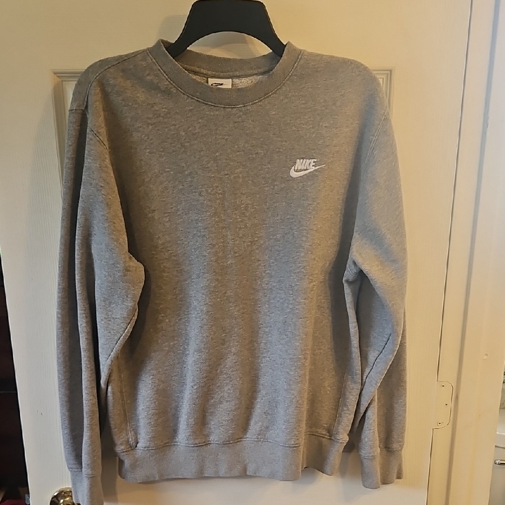 Nike Men's Heather Gray Sweatshirt